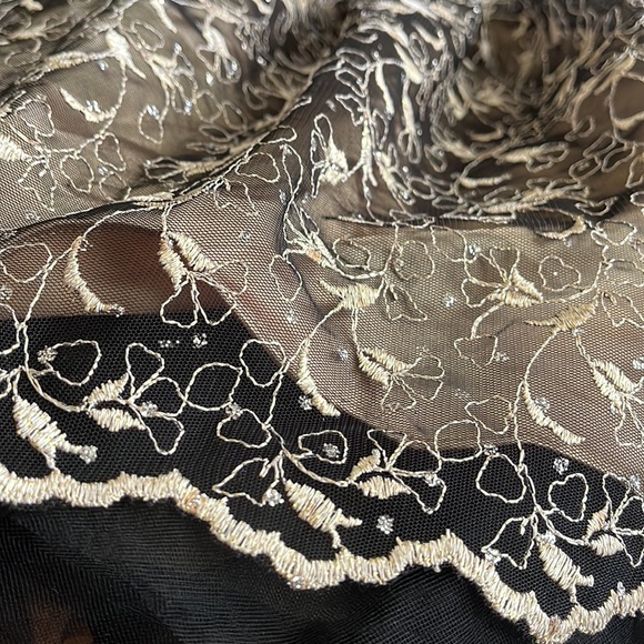 Nox Usa gold lace embroidered dress size small - Picture 7 of 7